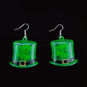 Fiesta del Día <span class=keywords><strong>de</strong></span> <span class=keywords><strong>San</strong></span> <span class=keywords><strong>Patricio</strong></span> Festival personalizado Pendientes ligeros Imprimir Suministros para eventos Decoración - Product Image 1