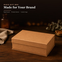 Boîte cadeau magnétique à rabat personnalisée en carton brun naturel avec impression du couvercle intérieur et ligne de guidage centrale pour l'emballage de cadeaux de marque