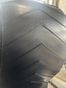 पी 400/4 जर्मन तकनीक 5 मिमी ऊंचाई चेवरन बनाम पैटर्न जीप रबर बैंड औद्योगिक खनन रबर कन्वेयर बेल्ट - Product Image 6