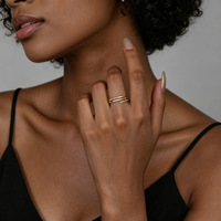 Bague croisée en laiton plaqué or 14K avec bande pavée et zircone blanche incurvée, bague géométrique pour femme, vente en gros