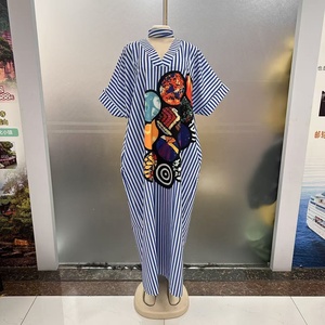 Robe Boubou Africaine Traditionnelle pour <span class=keywords><strong>Femme</strong></span>, Col en V, Ample et Décontractée, avec Poches et <span class=keywords><strong>Foulard</strong></span>, Imprimé Rayé, Idéale pour les Vacances, Collection 2026 - Product Image 2