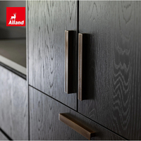 Alland Nouveaux designs d'îlots de cuisine en contreplaqué stratifié, finition noire mate, style moderne, pour placards de garde-manger, directement de Chine