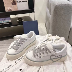 2026 <b>Top</b> Hot Selling Designer Inspired Heart Sneakers Platform Canvas Shoes Fashion Casual Low <b>Top</b> Sneakers for Women Wholesale - Product Image 3