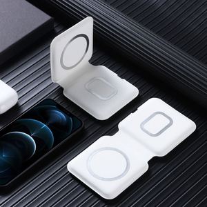 <span class=keywords><strong>Chargeur</strong></span> magnétique 2 en 1 vente en gros aimants <span class=keywords><strong>15w</strong></span> bobine pliable magnétique double <span class=keywords><strong>chargeur</strong></span> <span class=keywords><strong>sans</strong></span> <span class=keywords><strong>fil</strong></span> pour montre intelligente - Product Image 3