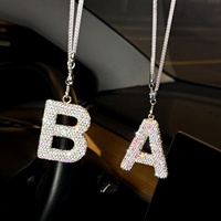 Ornement de voiture personnalisé en strass LC, lettre initiale, cœur, plume, pendentif pour rétroviseur, accessoires de voiture scintillants