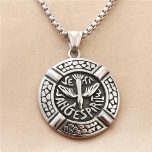 Yunnique Collier avec pendentif aigle en acier inoxydable pour homme, design géométrique rétro 19024 - Product Image 1