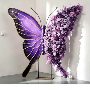 Décoration murale de fleurs artificielles en forme de papillon géant violet, faite à la main, romantique et rêveuse, pour mariage - Product Image 1