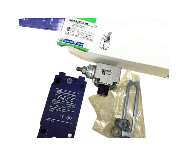 XCK-J10541C XCK J10541C New Limit Switch New in Box XCK-J10541C
