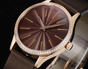 Montre mécanique automatique haut de gamme en or rose somptueux avec bracelet en cuir, affichage du cadran à aiguilles, caractéristiques de haute qualité - Product Image 4