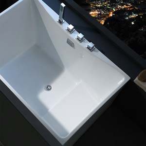 Baignoire autoportante carrée moderne en acrylique blanc avec fonction de massage, design élégant, pour salle de bain intérieure avec drain - Product Image 5