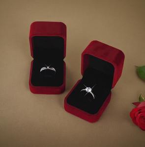 Caja de Regalo de Joyería de Terciopelo Cuadrada Pequeña y Portátil con Logotipo Personalizado, con Herramientas de Almacenamiento para Collares, Anillos y Otras Joyas - Product Image 2