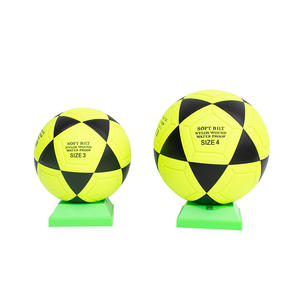 מפעל סיטונאי מקצועי משחק כדורגל כדורגל גודל רשמי פלואורסצנטי עבור אימון - Product Image 1