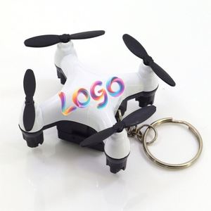 Porte-clés en PVC lumineux, nouvelle série créative de mini avions de dessin animé, avec logo personnalisé, petit cadeau pendentif pour sac à dos d'enfant et voiture, vente en gros - Product Image 1