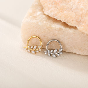 Lingchee ASTM F136 Anillo de aro de segmento de titanio Anillo de segmento de hierba de titanio Septum Clicker Piercing para el cuerpo Pendientes para fiesta - Product Image 3