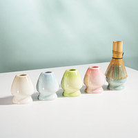 Bol à matcha en céramique fait main à prix de gros avec bec verseur et fouet en bambou pour matcha