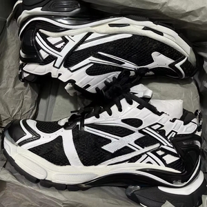 2025 New High Quality Track 7.0 Light Breathable Sports Running Shoes Trendy PU Leather Men Woman Casual Walking Style Shoes - Product Image 3