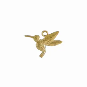अंकित पक्षी आकार 925 स्टर्लिंग चांदी सोना मढ़वाया आकर्षण लटकन