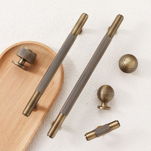 Tirador de Latón Estilo Francés Antiguo, Tirador de un Solo Orificio de Mediados de Siglo para Armarios y Gabinetes de Cocina (Latón Sólido) - Product Image 3