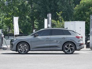 2025 Audi <span class=keywords><strong>Q4</strong></span> E-tron <span class=keywords><strong>40</strong></span> E-tron Edición Creativa 605km Depósito 2WD 4WD SUV Compacto Vehículos de Nueva Energía Coches Eléctricos para Adultos - Product Image 3