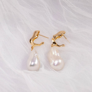 Boucles d'oreilles en perles baroques naturelles à fort lustre, plaquées argent et or, 14-18 mm, 100% perles d'eau douce naturelles. Prix d'usine en gros. - Product Image 3