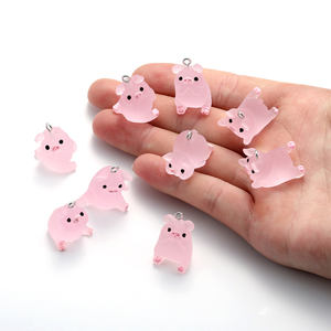 6種のポーズ ピンクヨガピッグ レジンチャーム 3D蓄光ペンダント DIYジュエリー製作アクセサリー ハンドメイドピアス・ネックレス用 W274 - Product Image 4