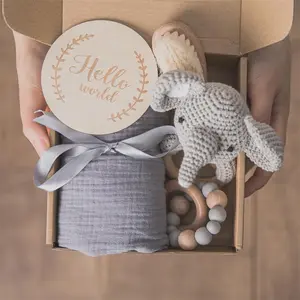 Set hadiah bayi mainan gigitan bayi, Set mainan kerincing kayu hewan lucu mainan kotak hadiah mandi bayi