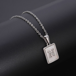 Collana Minimalista Placcata <span class=keywords><strong>Oro</strong></span> con Iniziale, da Donna, Trendy, con Ciondolo a Lettera in Acciaio Inossidabile con Madreperla, Anti-Appannamento - Product Image 5