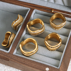 Popular nuevo acero inoxidable brillante Zirconia cúbica joyería delicada impermeable trenzado geométrico elegante anillo para mujer fiesta - Product Image 3