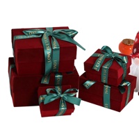 Coffret cadeau de luxe sur le thème de Noël personnalisable pour les cadeaux de saison |   Emballage de boutique haut de gamme