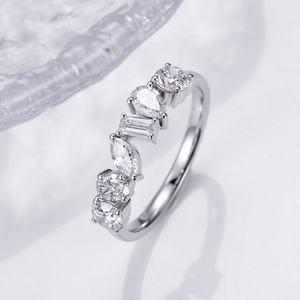 Anillo de Diamante de Laboratorio con Forma Elegante Personalizado de Messi, Anillo de Compromiso Eternity, Anillo de Boda de Diamante Cultivado en Laboratorio para Mujer - Product Image 1