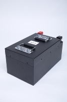 Batterie liquide LiFePO4 pour voiturette de golf 51.2V/64V 105Ah/150Ah/230Ah avec BMS Bluetooth intégré, 3000 cycles, décharge profonde, avec chargeur OEM