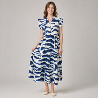 Robe longue décontractée d'été 2026 vintage grande taille bleue et blanche à imprimé Ikat, à volants, manches courtes, col en V et boutonnée sur le devant
