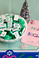 Coffret de Mahjong Thème Hiver Gravé Rouge et Vert en Acrylique 2 Couches, 160 Tuiles Casse-Noisette de Noël, Luxe Américain, Cadeau d'Anniversaire