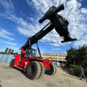 Manipulador de Contenedores Telescópico de 45 Toneladas, Apilador de Contenedores Usado Kalmar DRF450-60S5 para Uso Portuario - Product Image 3