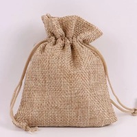 Mini sac en lin de jute portable en gros 9*7cm avec cordon de jute pochette cadeau de bijoux naturels étanche pour les mariages