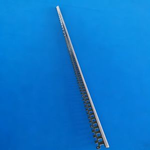 Bande métallique avec bandes en PVC en forme de U, utilisée pour la <span class=keywords><strong>protection</strong></span> des angles, avec d'excellentes propriétés antirouille et résistantes aux chocs. - Product Image 5