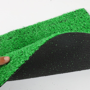 Césped artificial versátil para patios <span class=keywords><strong>de</strong></span> recreo preescolares, campos <span class=keywords><strong>de</strong></span> fútbol al aire libre, superficies <span class=keywords><strong>de</strong></span> campo <span class=keywords><strong>de</strong></span> golf con agujeros <span class=keywords><strong>de</strong></span> drenaje - Product Image 2