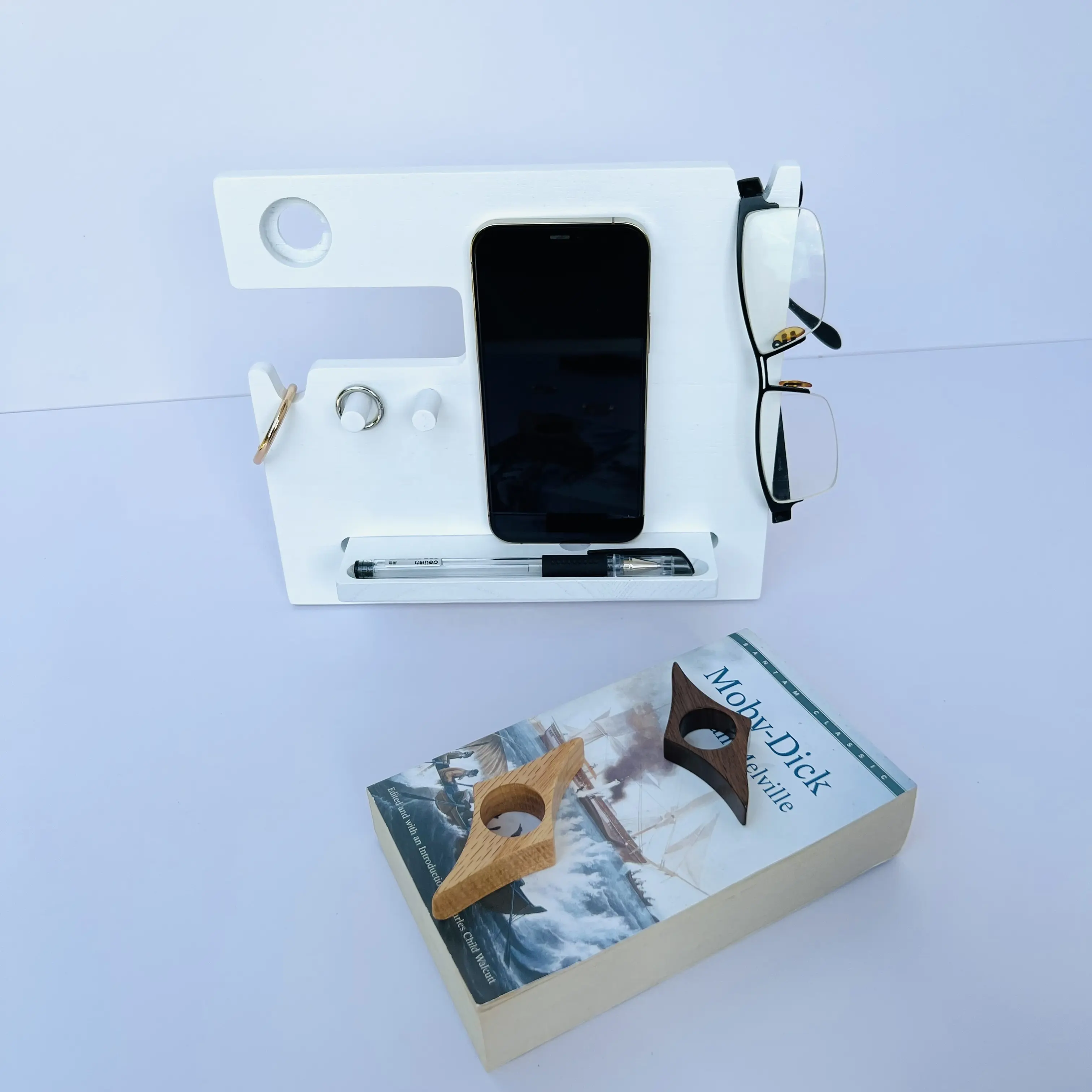 Custom Solid Wooden Desk Organizer Mobile Phone Stand Watch Holder Key Hooks Charging Wood Phone Docking Station Organizer