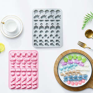 Moldes de Silicona Antiadherentes con Diseño Temático de Boliche, Reutilizables, de Grado Alimenticio, Lindos Moldes Magnéticos de Silicona para Chocolate, Dulces y Hielo - Product Image 5