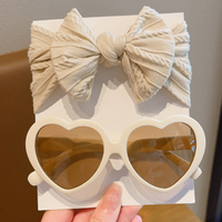 Offre Spéciale nouveau en forme de coeur enfant 2023 lunettes de soleil avec bandeau ensemble enfant lunettes de soleil en Nylon bébé bandeau et arcs bébé cadeau