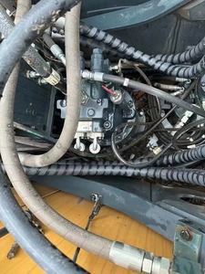 Excavatrice sur pneus Hyundai 150W 15 tonnes d'occasion |   Puissance de creusement élevée |   Pompe hydraulique du moteur |   Support des pièces OEM |   Tout-terrain | - Product Image 6