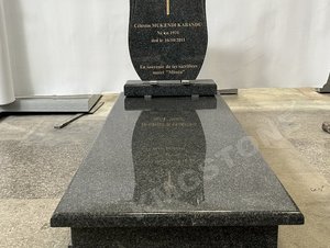 Pierre tombale en granit KMGSTONE - Design européen moderne - Garantie de 5 ans - Origine Fujian - Product Image 4