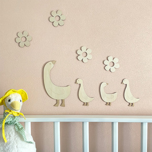 Autocollant mural en bois en forme de canard de dessin animé, motif floral rustique innovant, petit animal en bois, idéal pour le bricolage et la peinture - Product Image 1