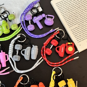 Porte-clés en caoutchouc avec simulation 3D de pistolet de massage, plaque d'haltère, kettlebell et haltère, détachable, pour fitness et gym, cadeau - Product Image 2