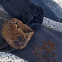 Tela Vaquera Jacquard de Alta Densidad, 40% Algodón, 45% Viscosa, 15% Fibra Química, Hilo Teñido en Azul Índigo, Ecológica, para Niñas