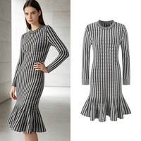 Nouvelle Collection Automne 2026 – Robe Midi Sirène en Maille Tricotée Ajustée à Col Rond et Manches Longues, Motif Rayures Étoilées, Tendance Femme