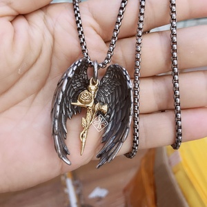 จี้สร้อยคอซีรีส์โคลด์สไตล์โรส, จี้คู่รักชายหญิงแบบปรับแต่งได้ ทำจากไทเทเนียมสตีล จี้รูปปีกสไตล์เรโทร - Product Image 1