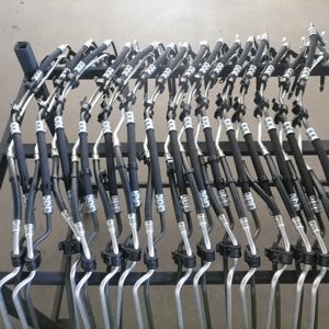 Fabricant chinois OE 32411094306 tuyau de <span class=keywords><strong>direction</strong></span> <span class=keywords><strong>assistée</strong></span> pièces de rechange automatiques tuyau de <span class=keywords><strong>direction</strong></span> <span class=keywords><strong>assistée</strong></span> à haute pression en caoutchouc pour <span class=keywords><strong>BMW</strong></span> - Product Image 5