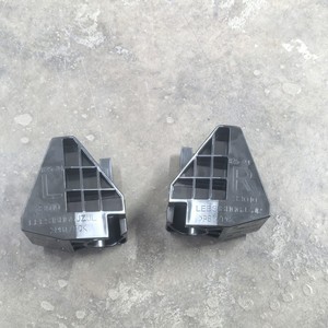 Toyota ES260 Rear Bumper Frame <b>Bracket</b> 52581 52582 33010 <b>Plastic</b> Replacement Part - Product Image 1