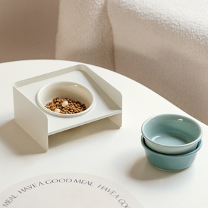Novo Design Logotipo Personalizado 15 ° Inclinada Cerâmica Pet <span class=keywords><strong>Bowl</strong></span> <span class=keywords><strong>Cat</strong></span> Puppy Cerâmica Comida Água Pot Dog Cerâmica Alimentação <span class=keywords><strong>Bowl</strong></span> com Iron Stand - Product Image 5